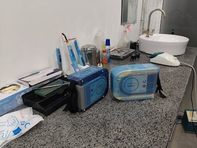 Crown Dental Aesthetics & Implant Clinic