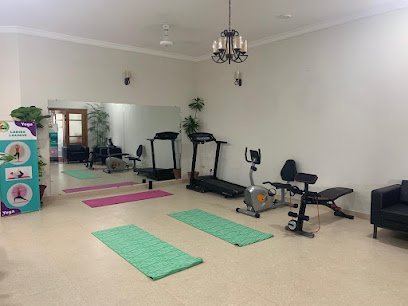 Ladies Lounge D-12
