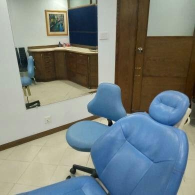 Dentist