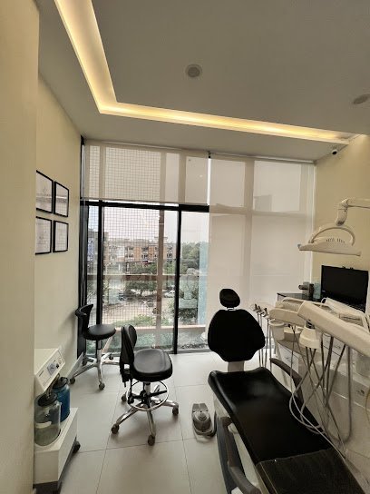 Enamels Dental Lounge