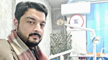 Dr Umar Younas