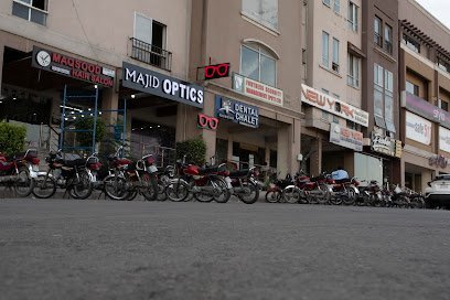 Majid Optics - Bahria Town