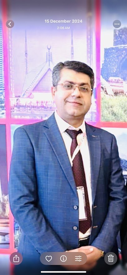 Dr. Arif Ali