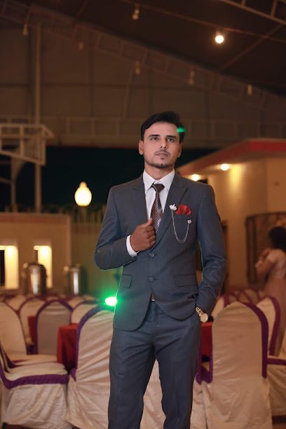 Raees Amrohi