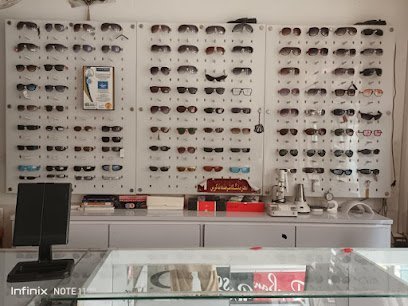 Bakhtiar Kaki Optics