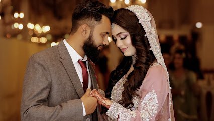 Happy Moments Studio (Wedding Photographers)