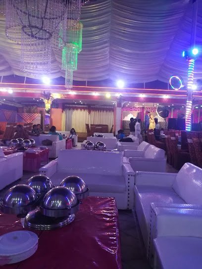 Hira Moti Banquet (Gold & Silver)