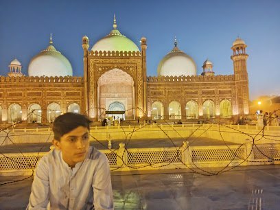 Evergreen Saloon And Hamaam