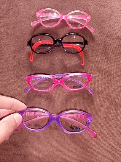 Taha Waqar Optics
