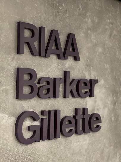 Riaa Barker Gillette