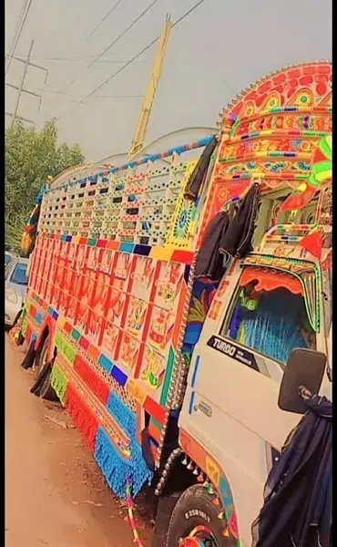 Goods Transport Mazda Shahzor