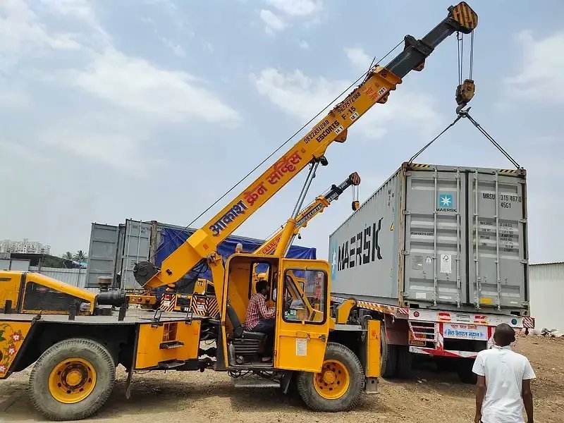 Qamar Awan Packers & Movers