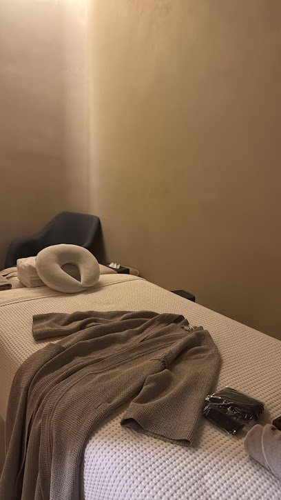 Honey Aesthetic Studio