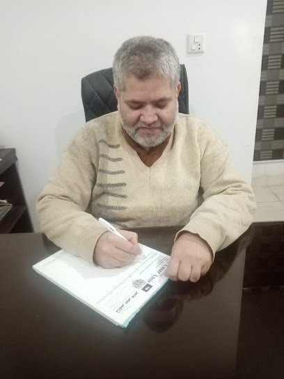 Dr. Amir Wahab
