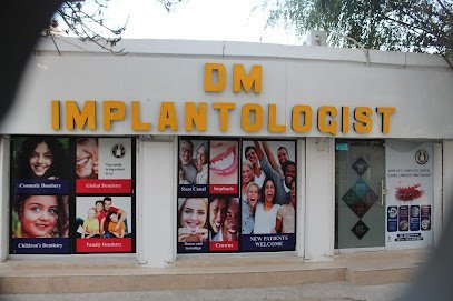 Dm Implantologist