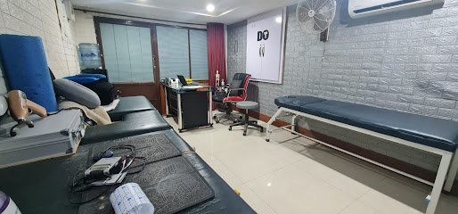 Dr Moiz, Physical Therapist, Chiropractor Rawalpindi